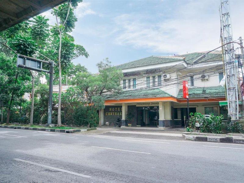 Oyo 2085 Chrysanta Hotel Bandung Exterior foto