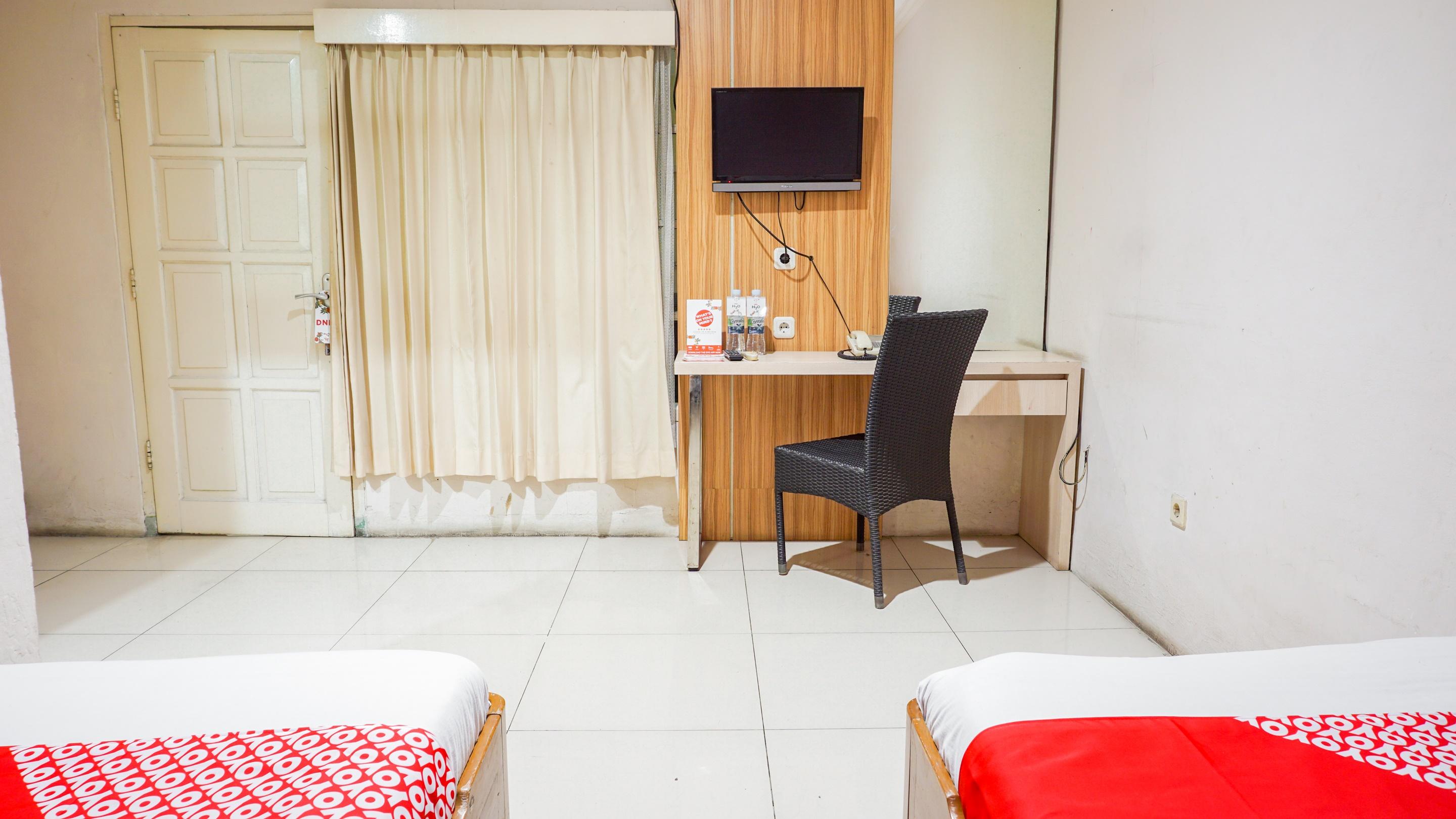 Oyo 2085 Chrysanta Hotel Bandung Exterior foto
