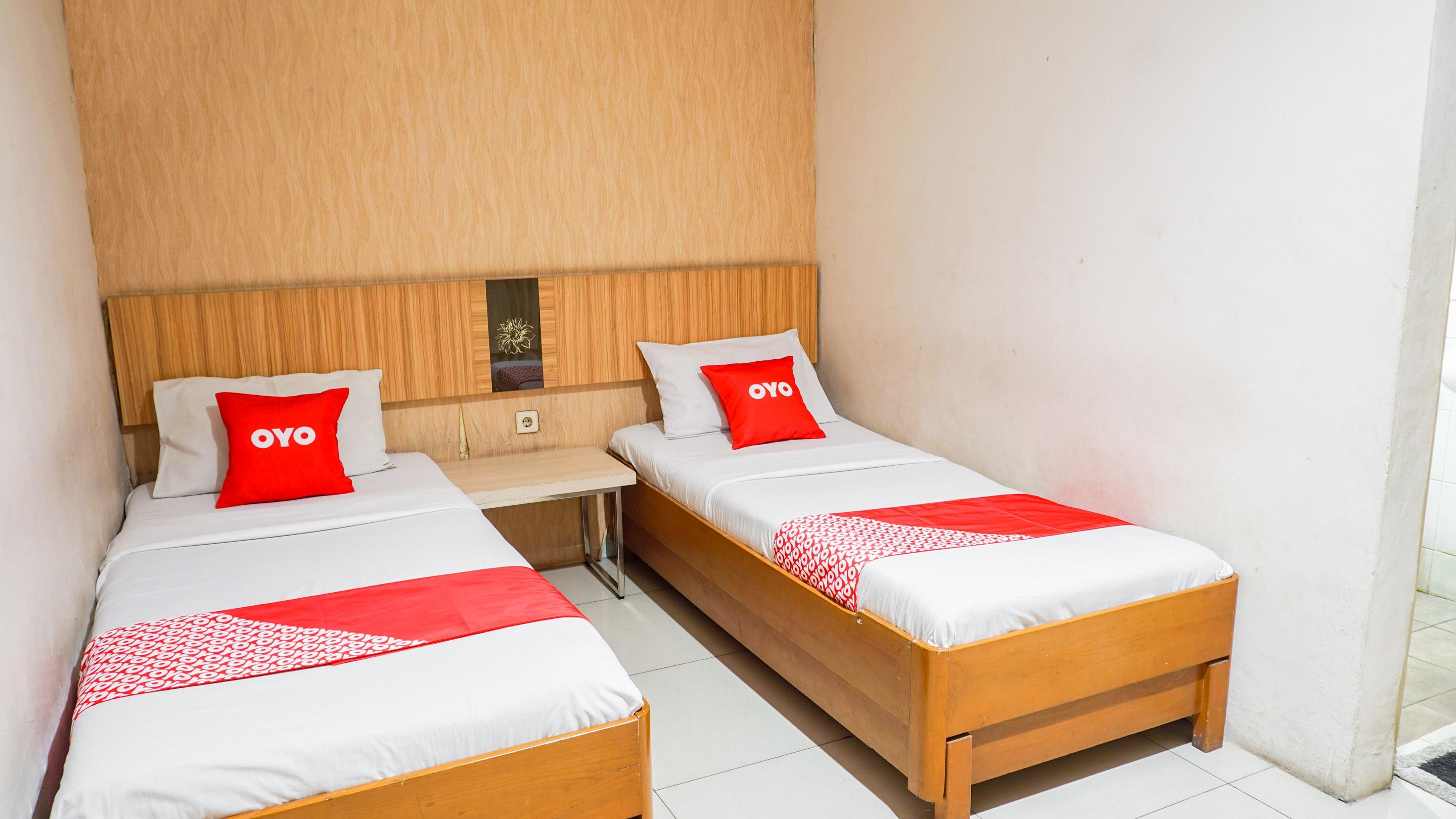 Oyo 2085 Chrysanta Hotel Bandung Exterior foto