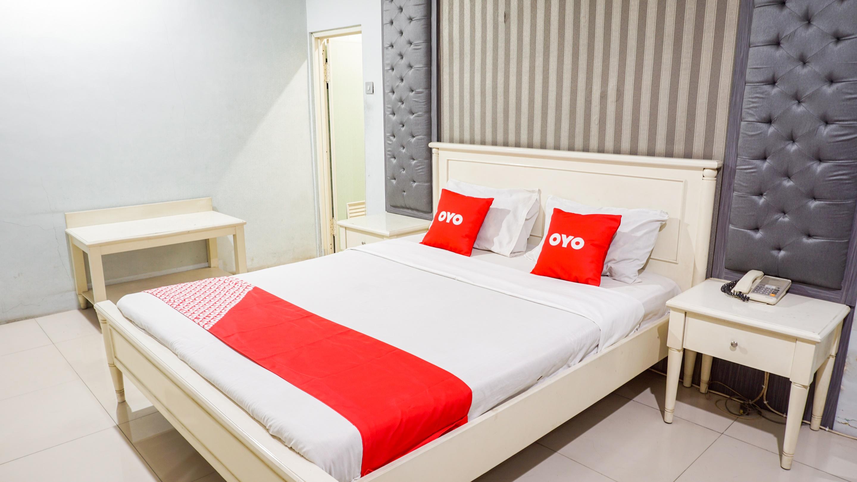 Oyo 2085 Chrysanta Hotel Bandung Exterior foto