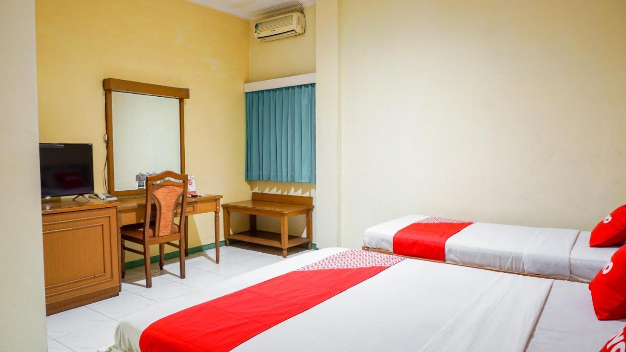 Oyo 2085 Chrysanta Hotel Bandung Exterior foto